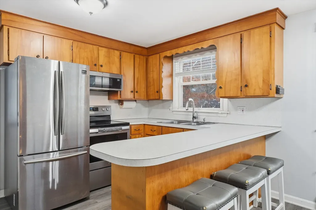 8 Crest Drive Somersworth NH 03878