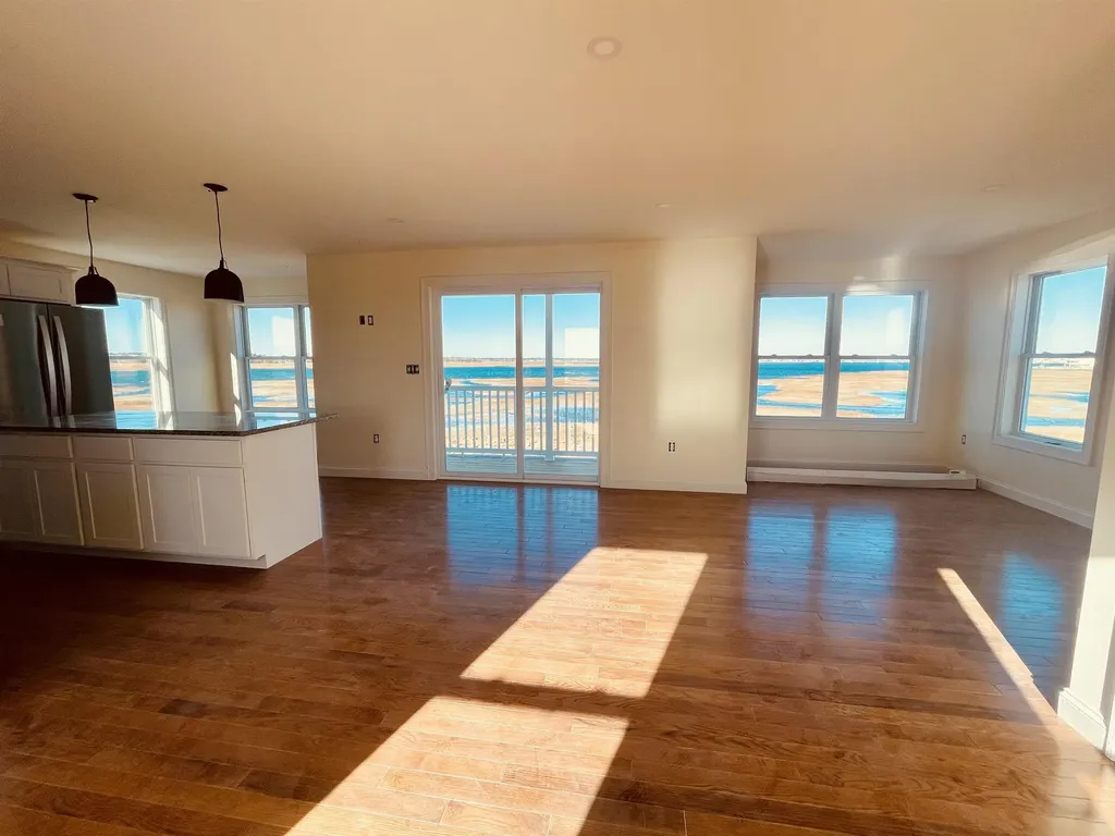 6 Cross Beach Road Seabrook NH 03874