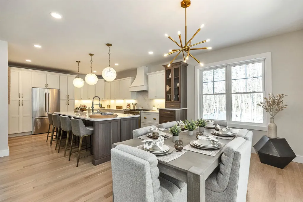 14 Overlook Circle Auburn NH 03032