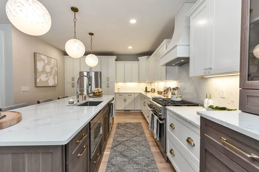 14 Overlook Circle Auburn NH 03032