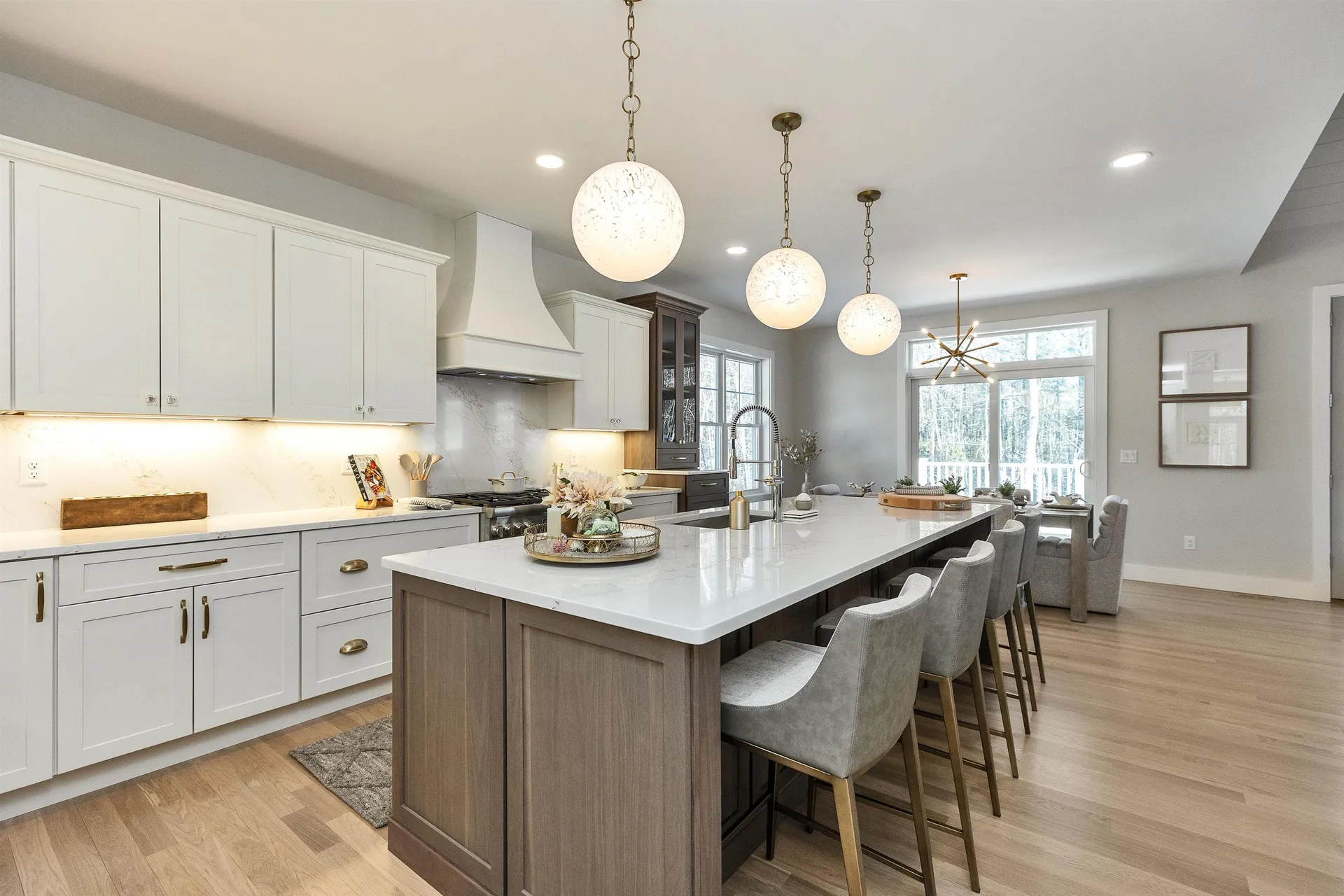 14 Overlook Circle Auburn NH 03032