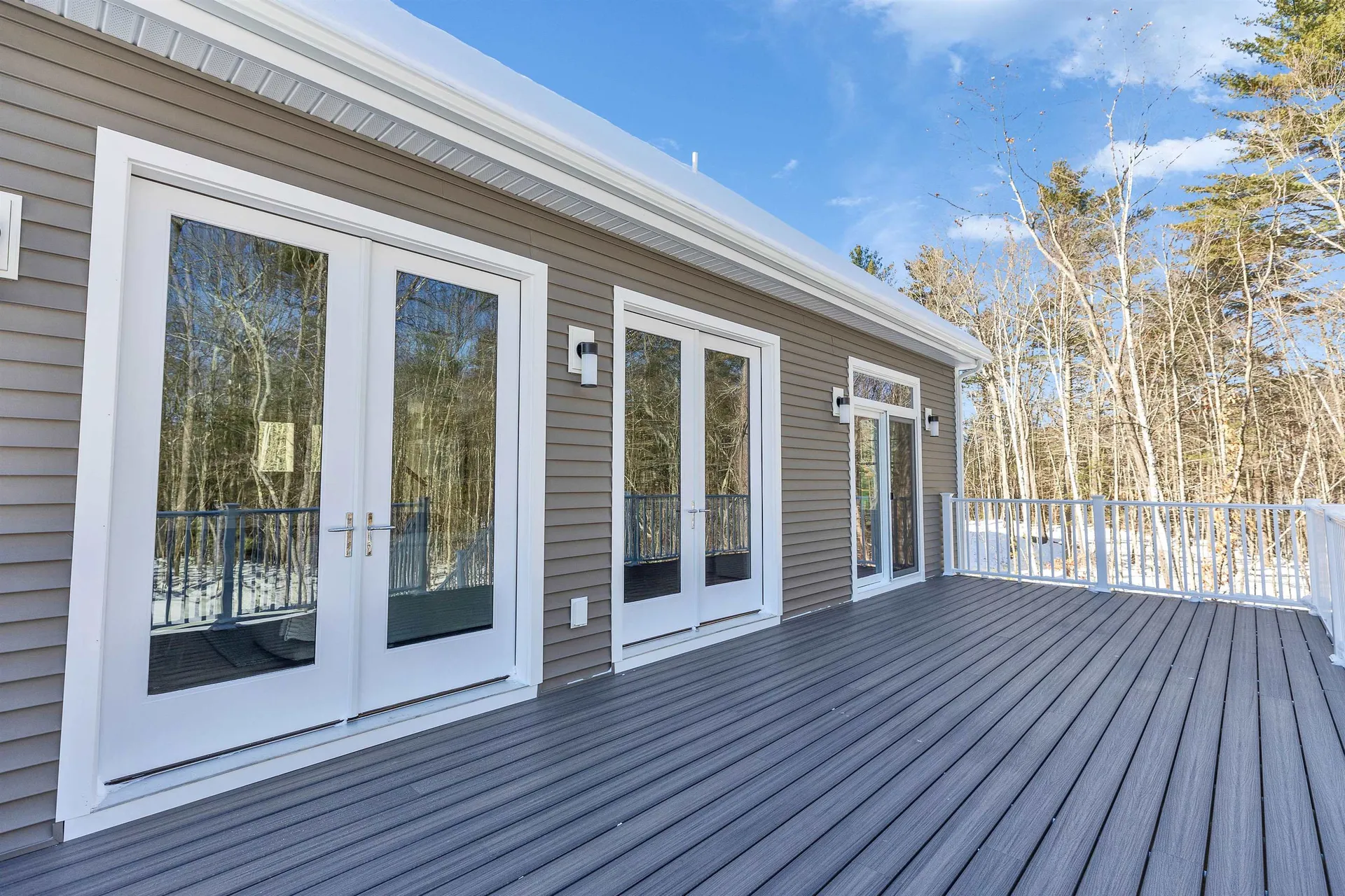 14 Overlook Circle Auburn NH 03032