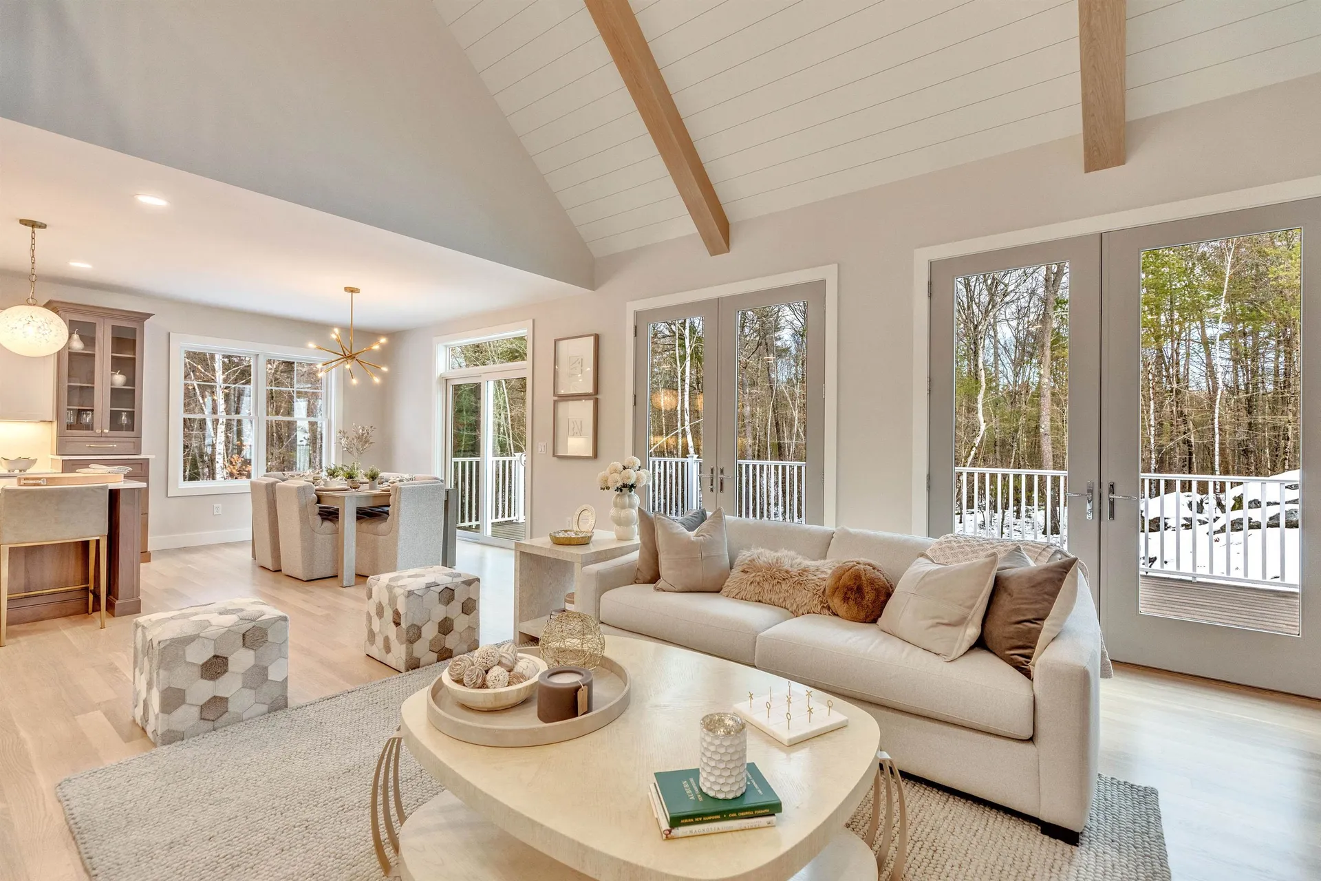 14 Overlook Circle Auburn NH 03032