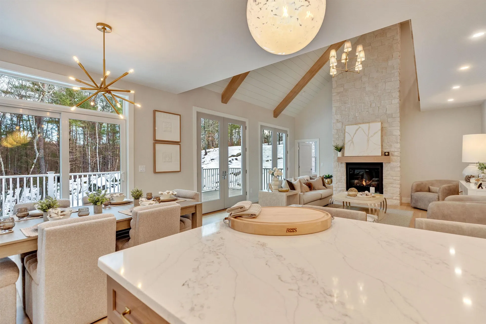 14 Overlook Circle Auburn NH 03032