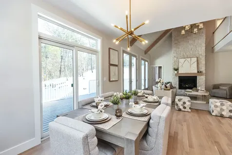 14 Overlook Circle Auburn NH 03032