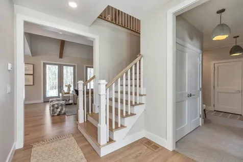 14 Overlook Circle Auburn NH 03032