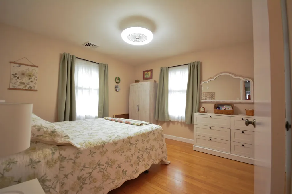 46 Perham Street Nashua NH 03064
