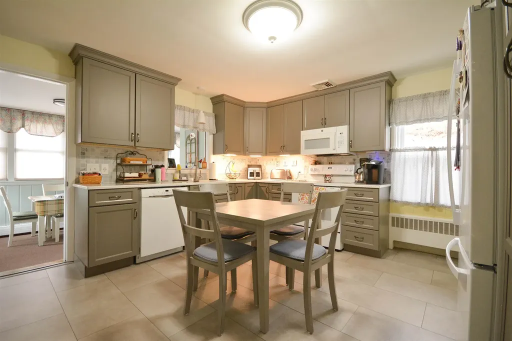 46 Perham Street Nashua NH 03064