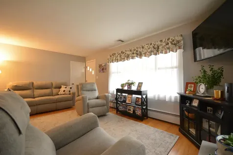 46 Perham Street Nashua NH 03064