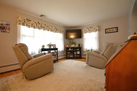 46 Perham Street Nashua NH 03064