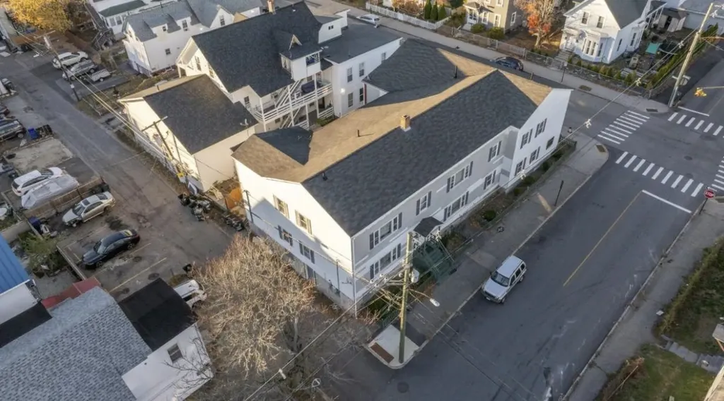 395 Lake Avenue Manchester NH 03103