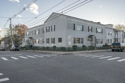 395 Lake Avenue Manchester NH 03103