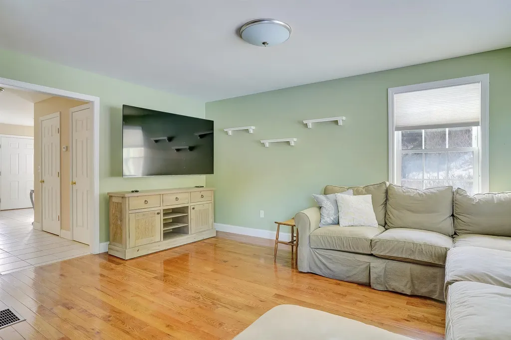 31 Rosanna Drive Dover NH 03820