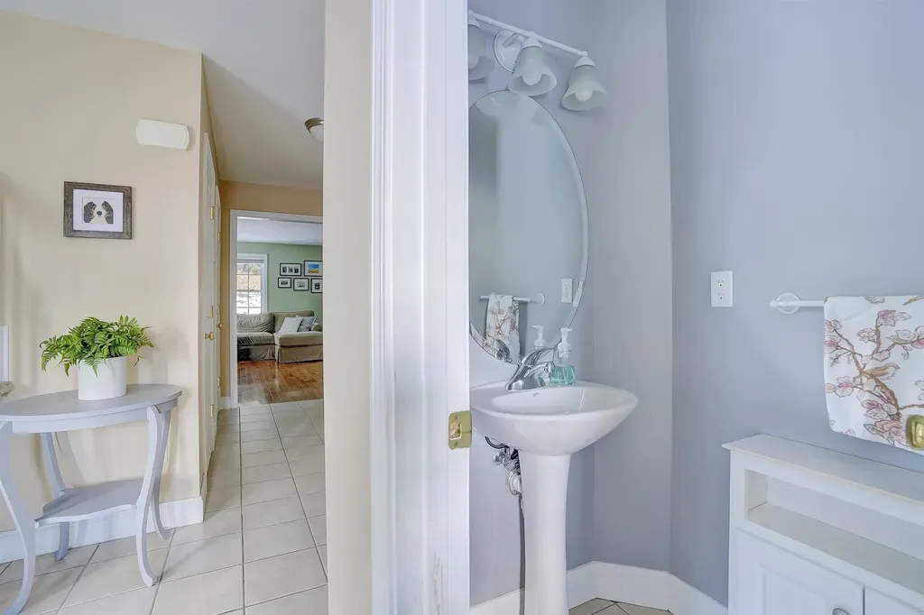 31 Rosanna Drive Dover NH 03820