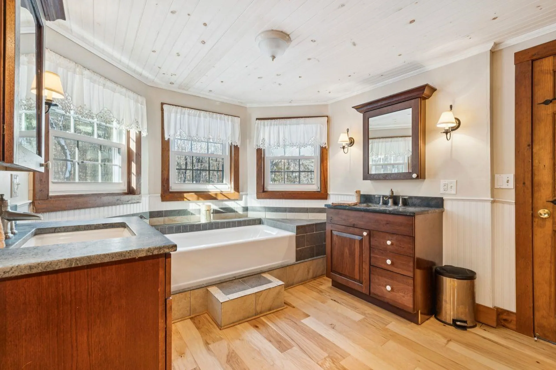 225 Pine River Path Effingham NH 03882