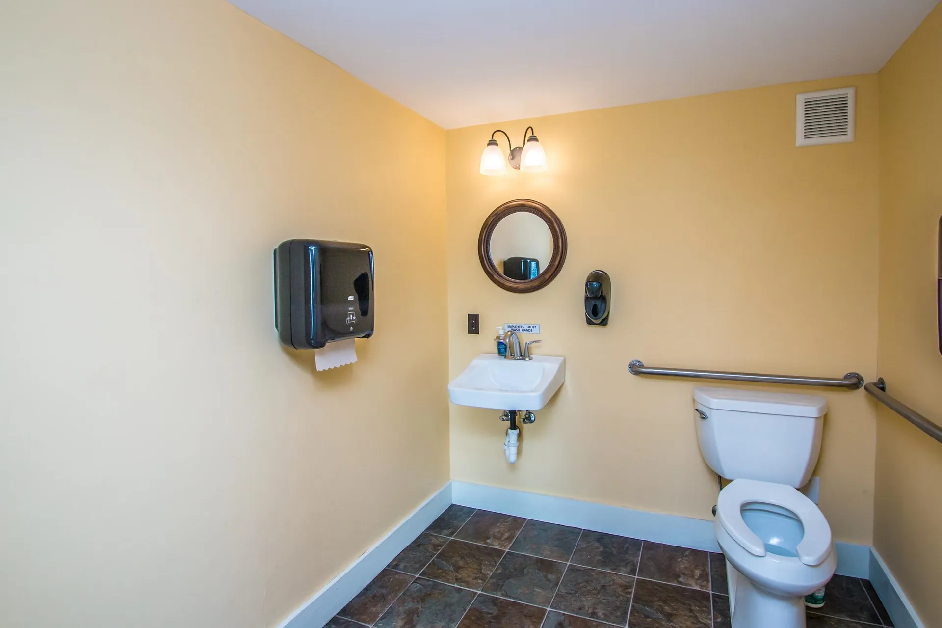 40 West Main Street Littleton NH 03561