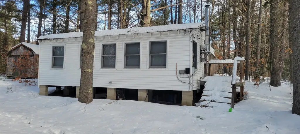 29 Milford Avenue Freedom NH 03836