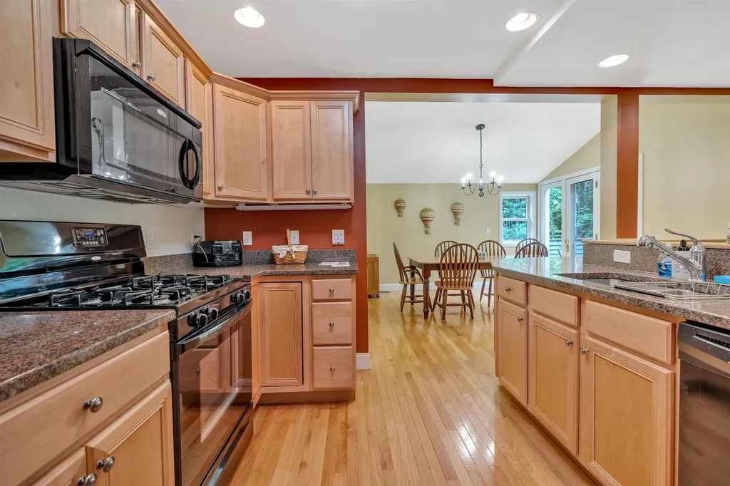 215 Granite Way Hartford VT 05059