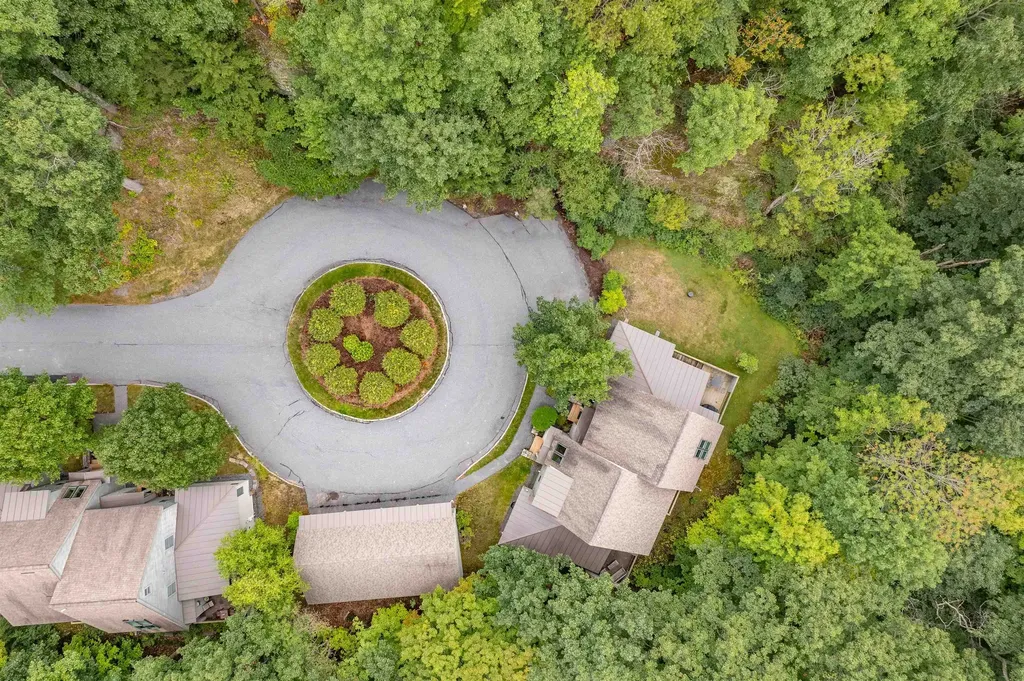 215 Granite Way Hartford VT 05059