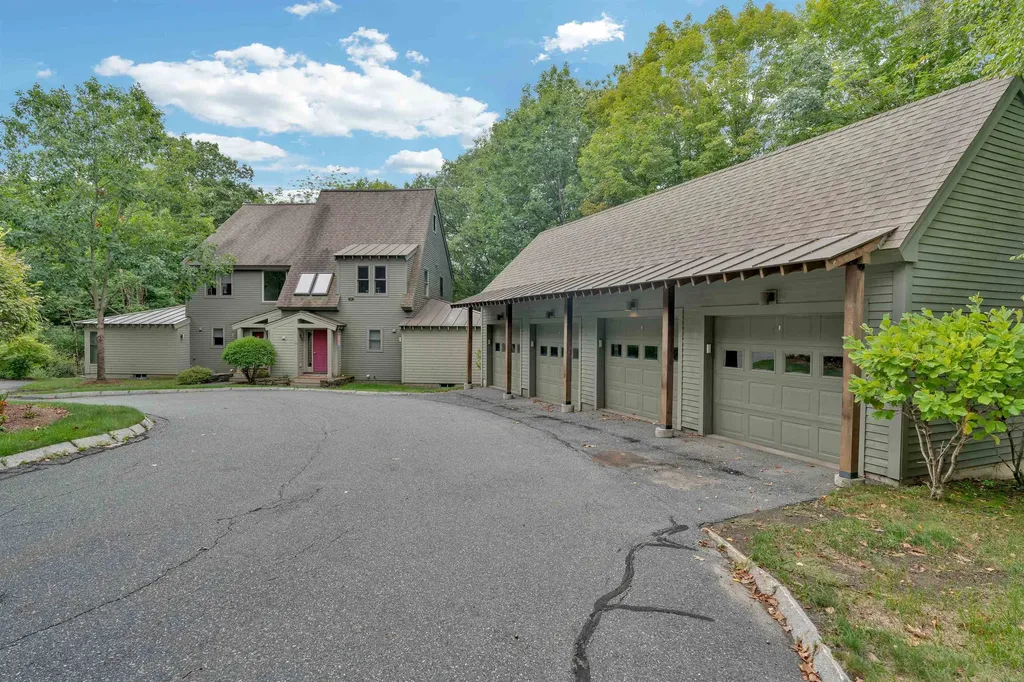 215 Granite Way Hartford VT 05059