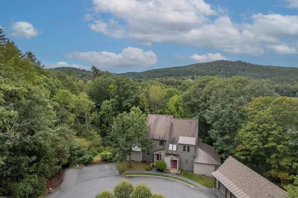 215 Granite Way Hartford VT 05059