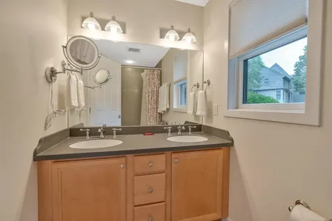 215 Granite Way Hartford VT 05059