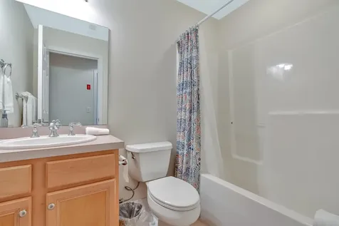 215 Granite Way Hartford VT 05059