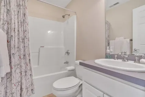 215 Granite Way Hartford VT 05059