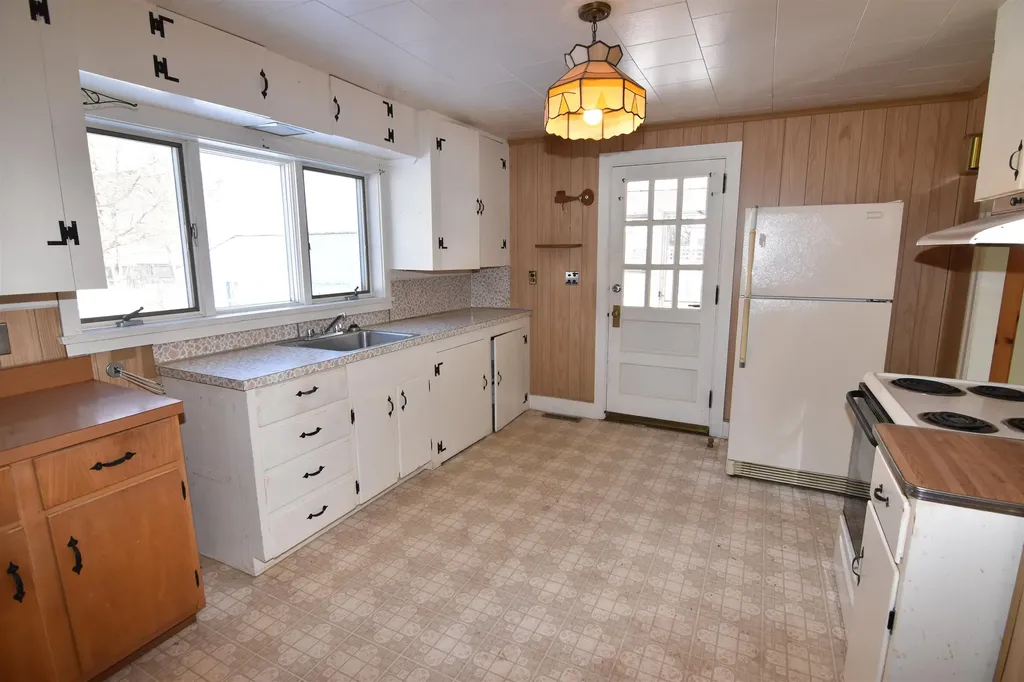 49 Clark Avenue Brattleboro VT 05301