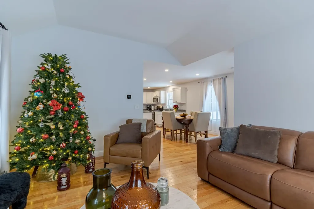 113 Crawley Falls Road Brentwood NH 03833