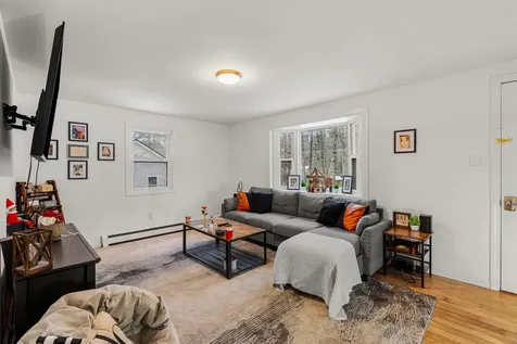 9 Ellen Brook Road Hillsborough NH 03244