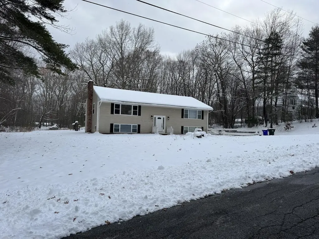 240 Leda Avenue Manchester NH 03104