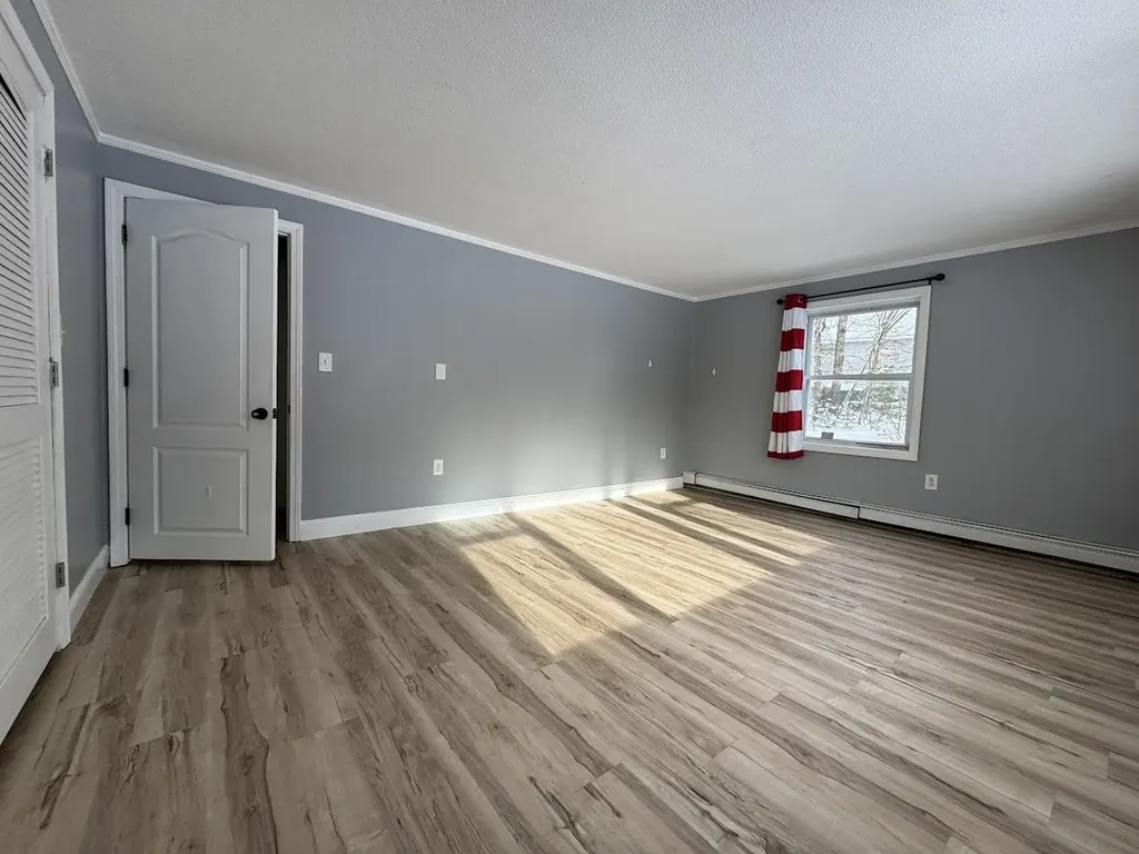 240 Leda Avenue Manchester NH 03104