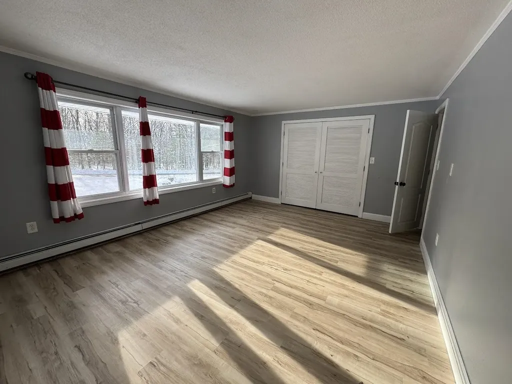 240 Leda Avenue Manchester NH 03104