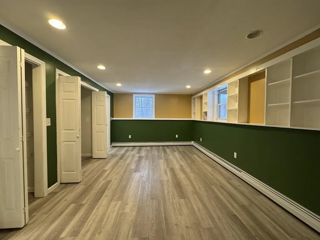 240 Leda Avenue Manchester NH 03104