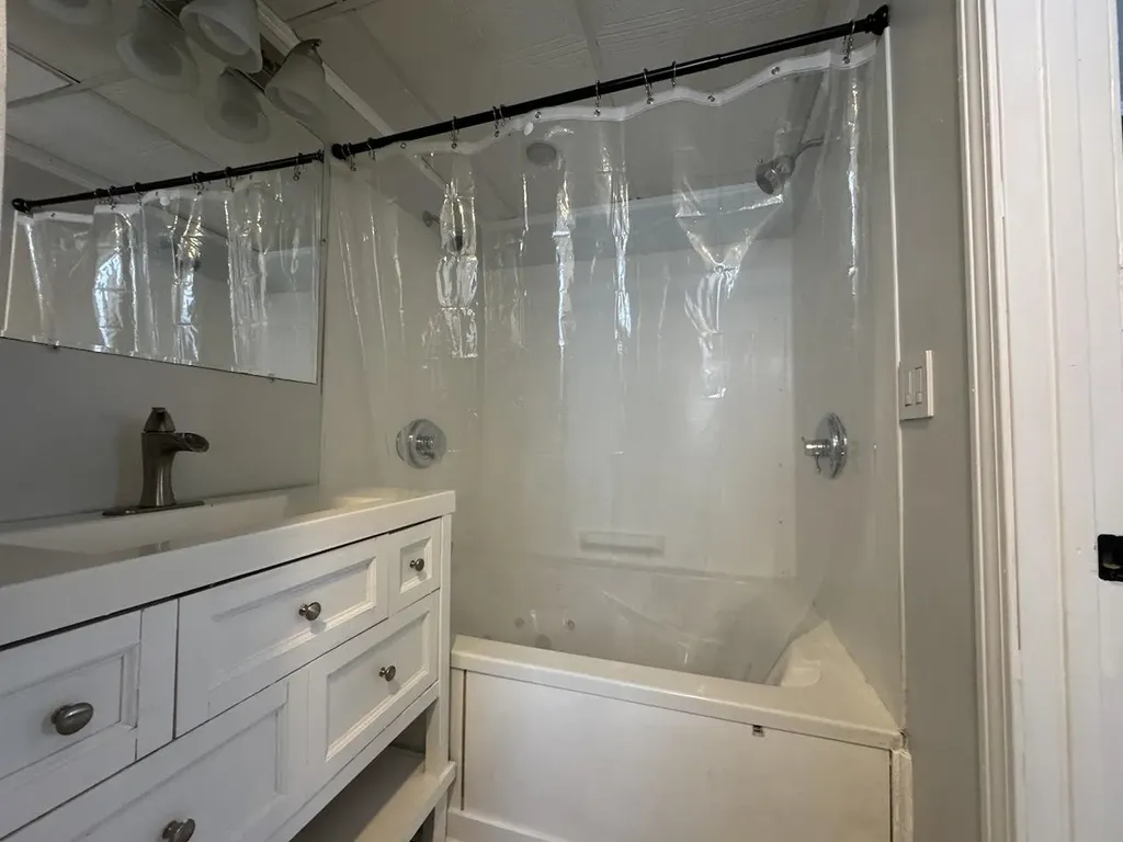 240 Leda Avenue Manchester NH 03104