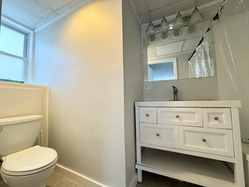 240 Leda Avenue Manchester NH 03104