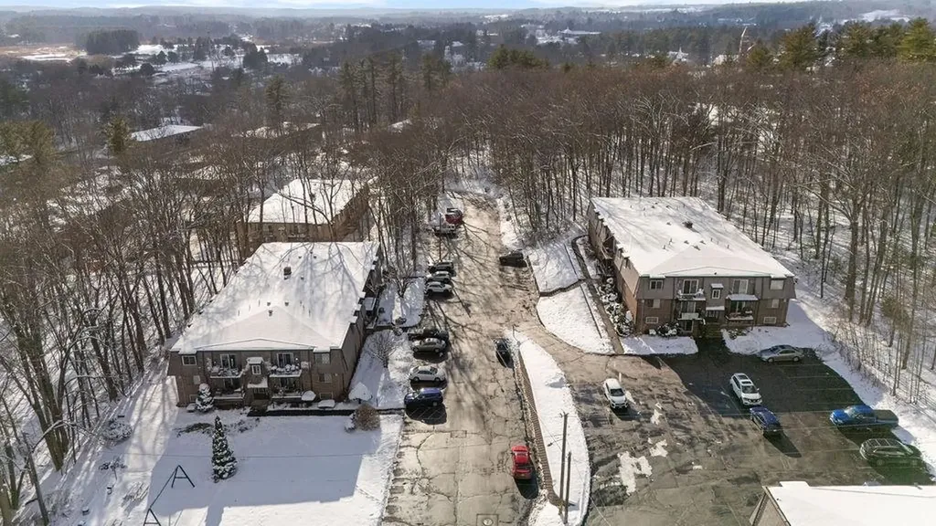 3 Pembroke Drive Derry NH 03038