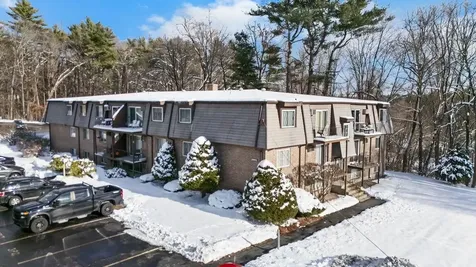 3 Pembroke Drive Derry NH 03038