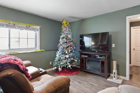 32 Mechanic Street Farmington NH 03835