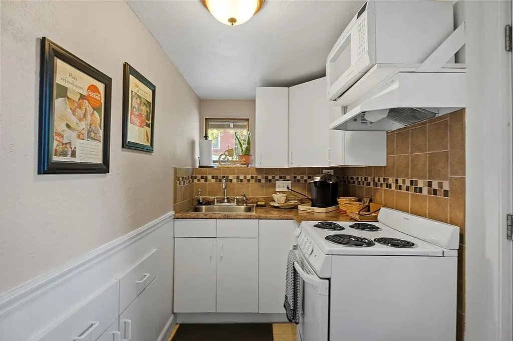 100 Lower Bay Road Sanbornton NH 03269