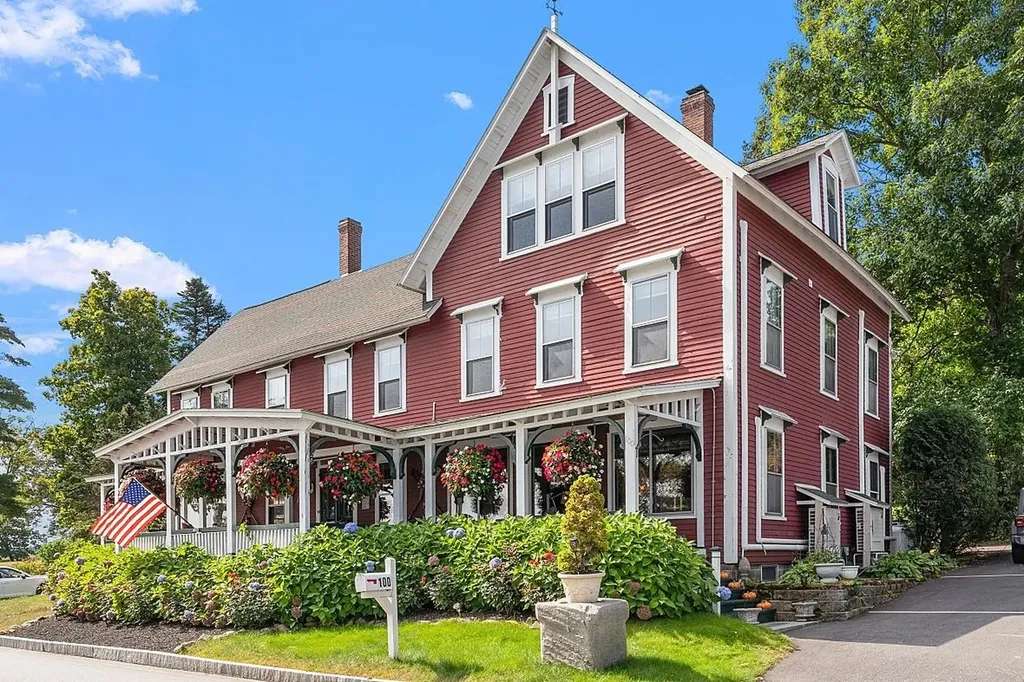 100 Lower Bay Road Sanbornton NH 03269