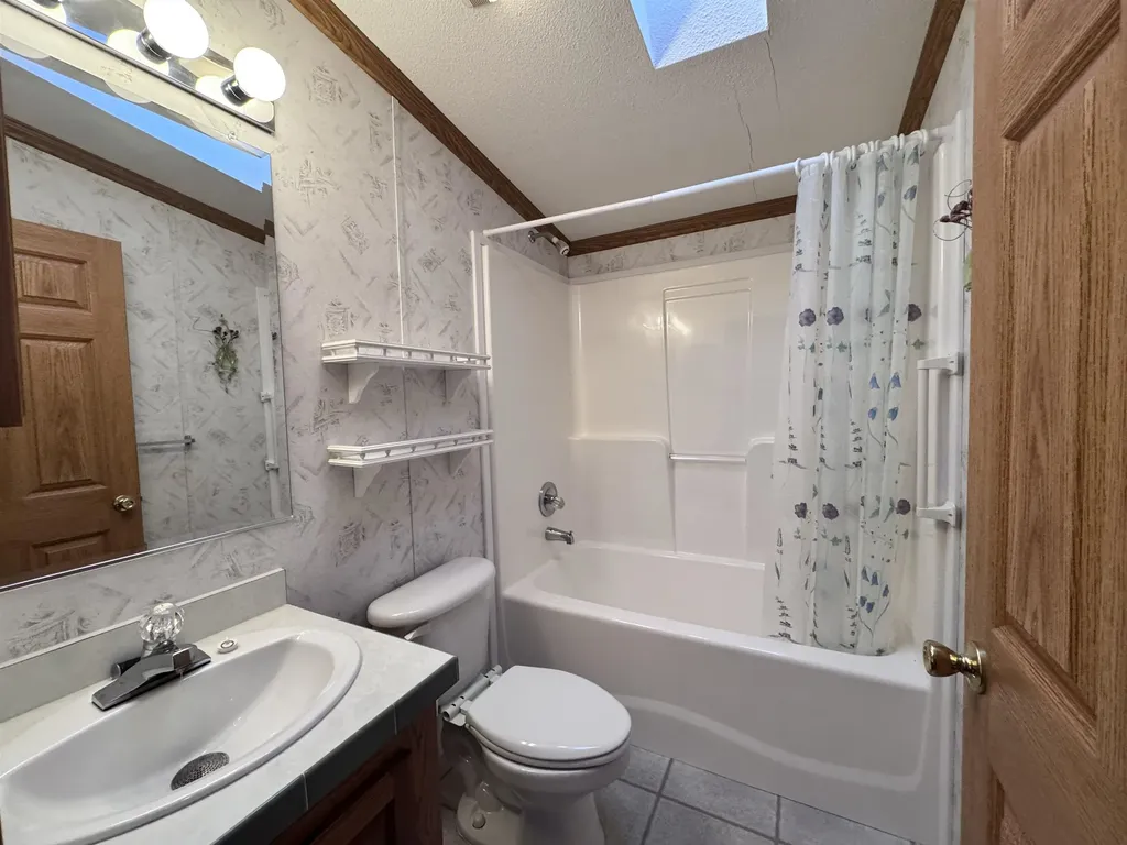 16 Eric Place Claremont NH 03743