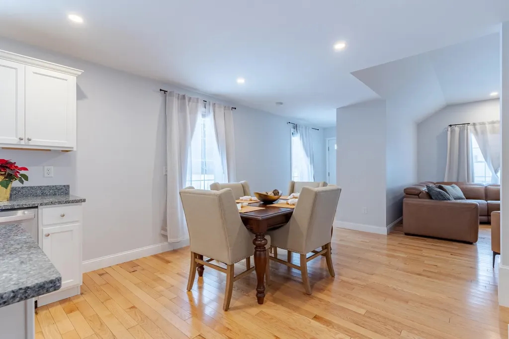 113 Crawley Falls Road Brentwood NH 03833