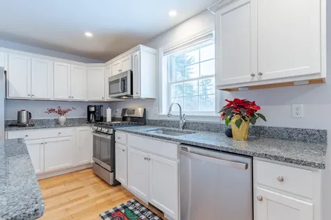 113 Crawley Falls Road Brentwood NH 03833