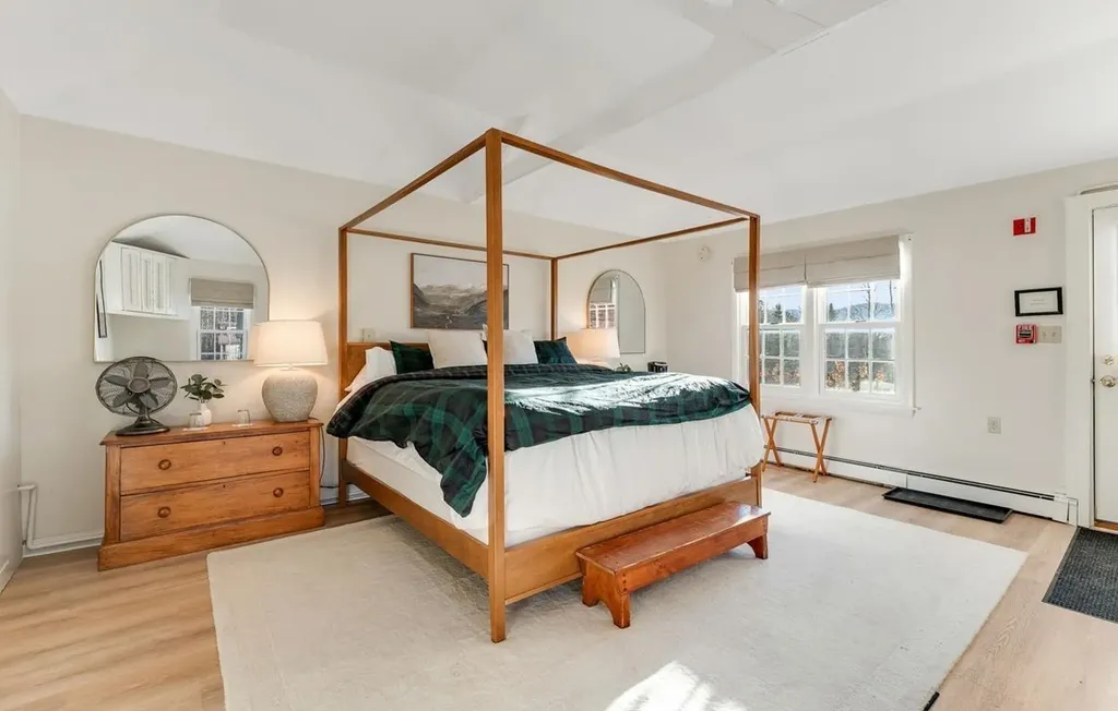 54 Red Clover Lane Mendon VT 05701