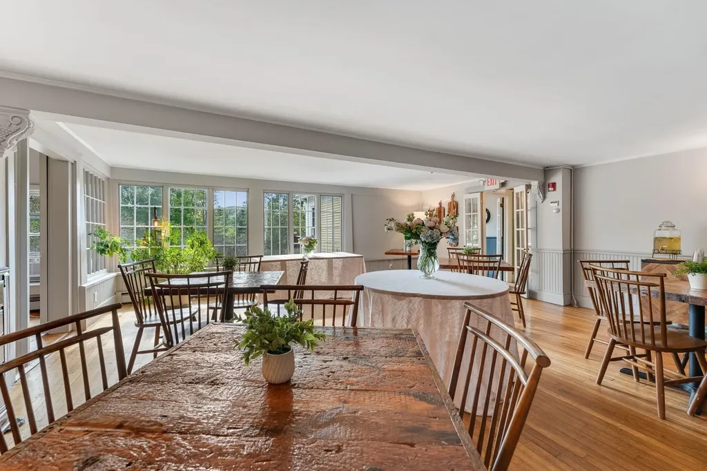 54 Red Clover Lane Mendon VT 05701