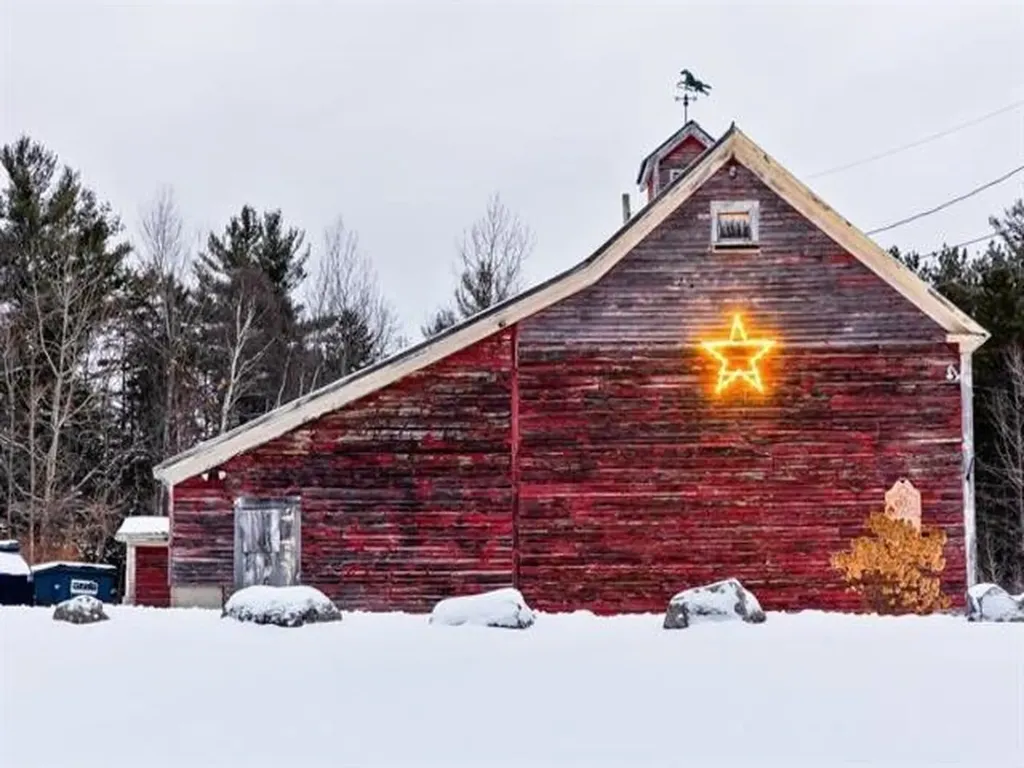 54 Red Clover Lane Mendon VT 05701