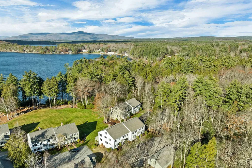 39 Harbor Way Wolfeboro NH 03894