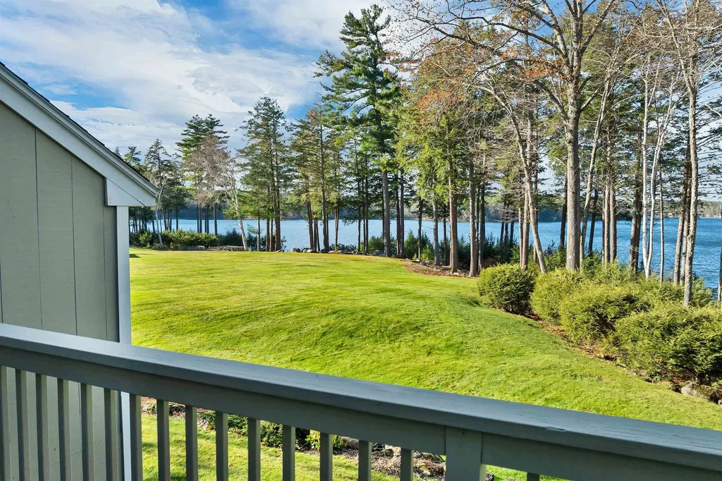 39 Harbor Way Wolfeboro NH 03894